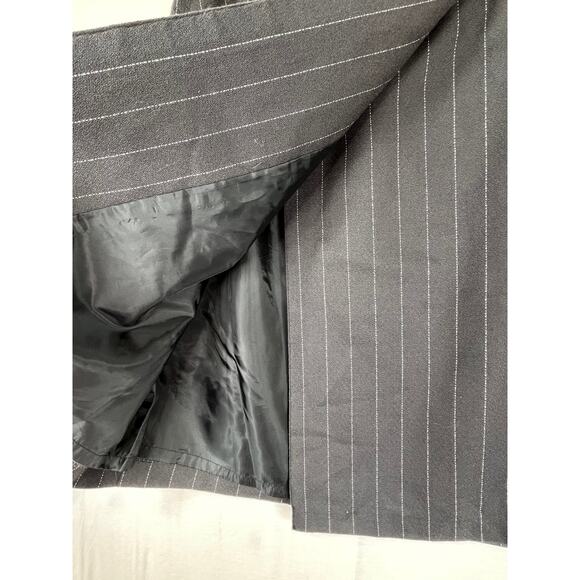 Blassport by Bill Blass wool pinstripe wrap mini skirt, size 12 - Picture 3 of 8